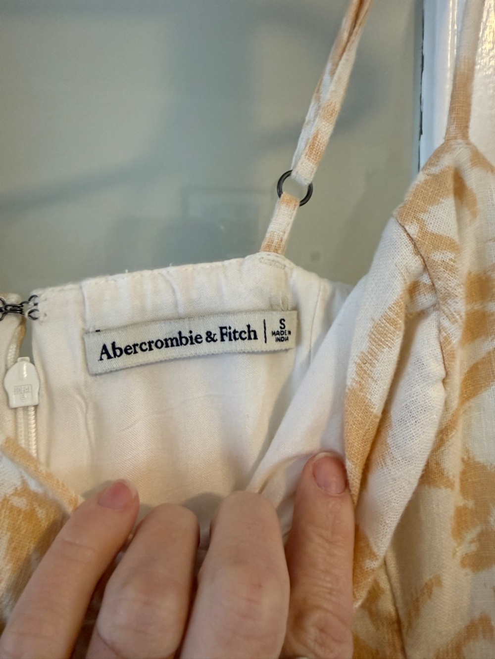 Abercrombie & Fitch Cream and Peach Tropical Floral Spaghetti-Strap Mini Dress - Picture 4 of 5